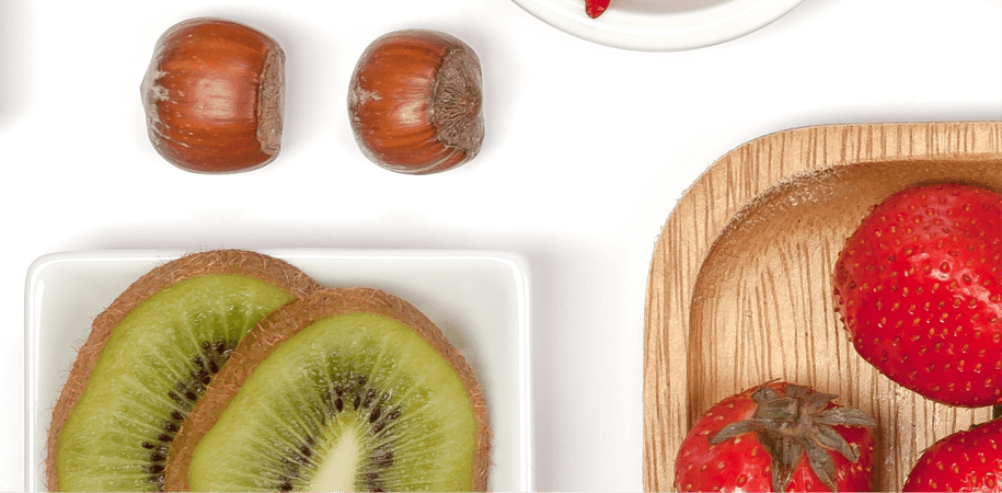Chestnuts, strawberries and kiwi